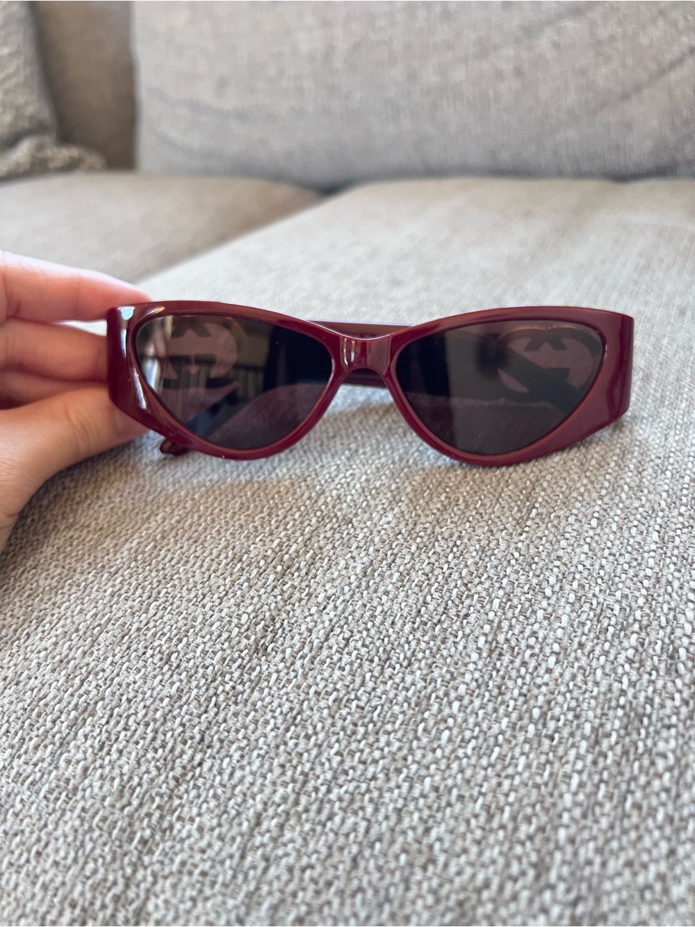 Gucci Interlocking G Burgundy Cat Eye Sunglasses with Gold Accent - Picture 4 of 8